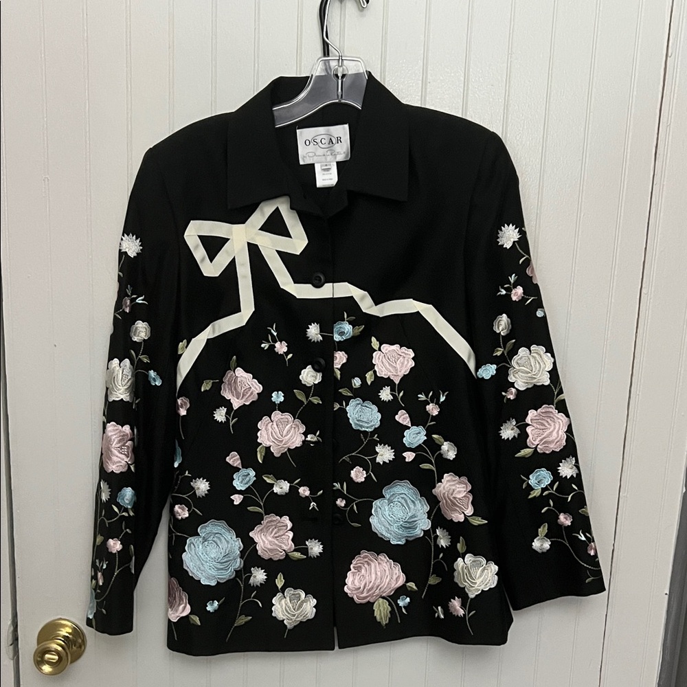 Oscar de la Renta Black Blouse with Floral Embroidery